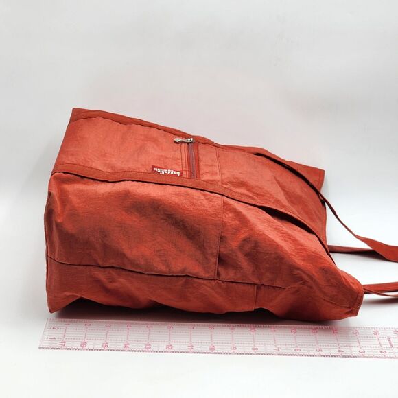 Baggallini VTG Carryall Expandable Large Lightweight Luggage Tote Bag - Picture 14 of 16